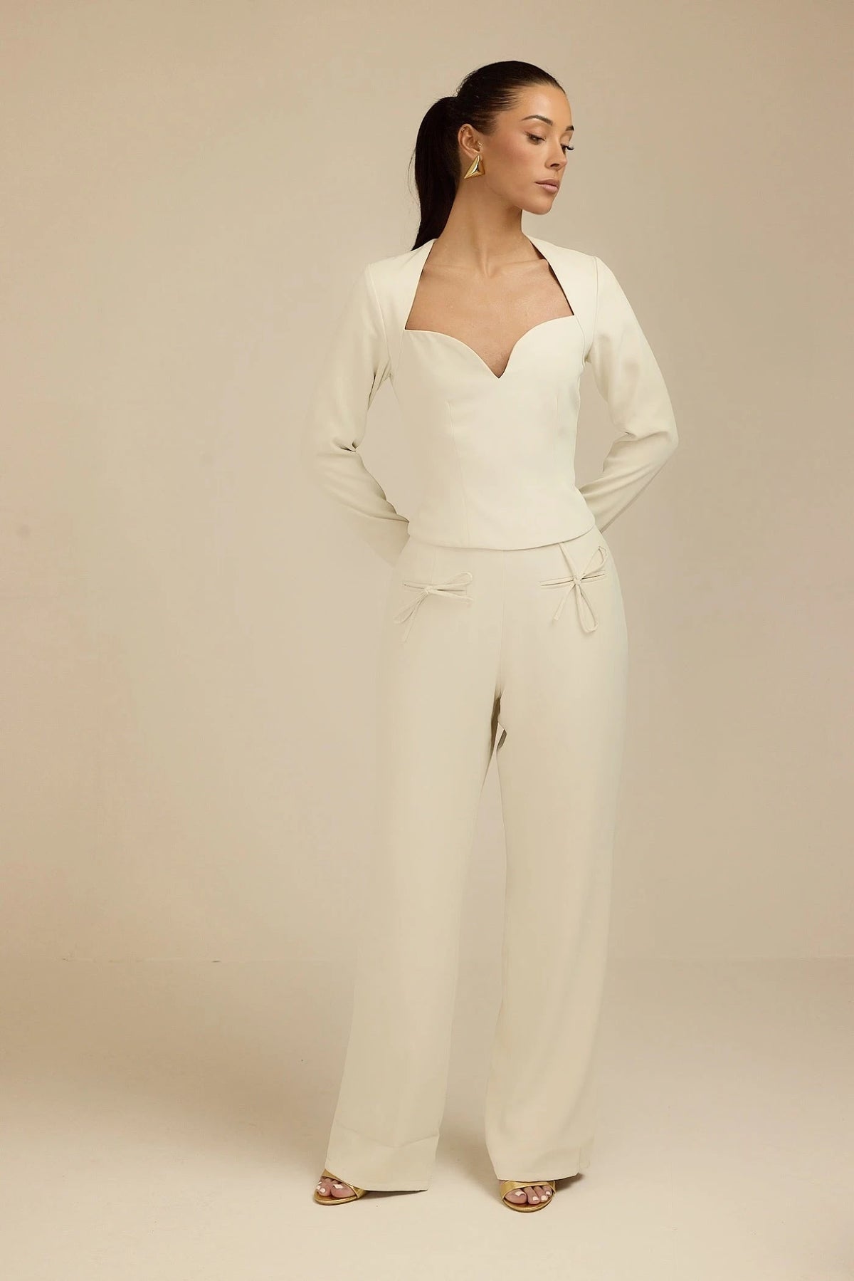 Aurora Poise - V shaped Long Sleeve Top Light Beige Fabslay