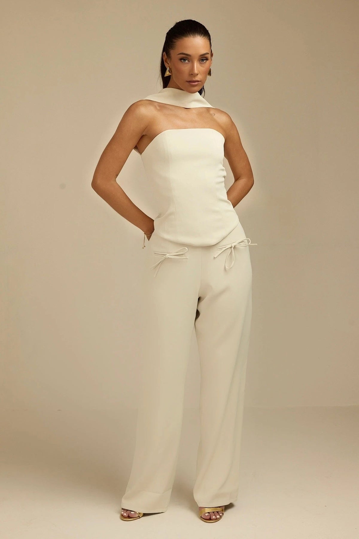 Aurora Charm - Wide Neckband Sleeveless Top Fabslay