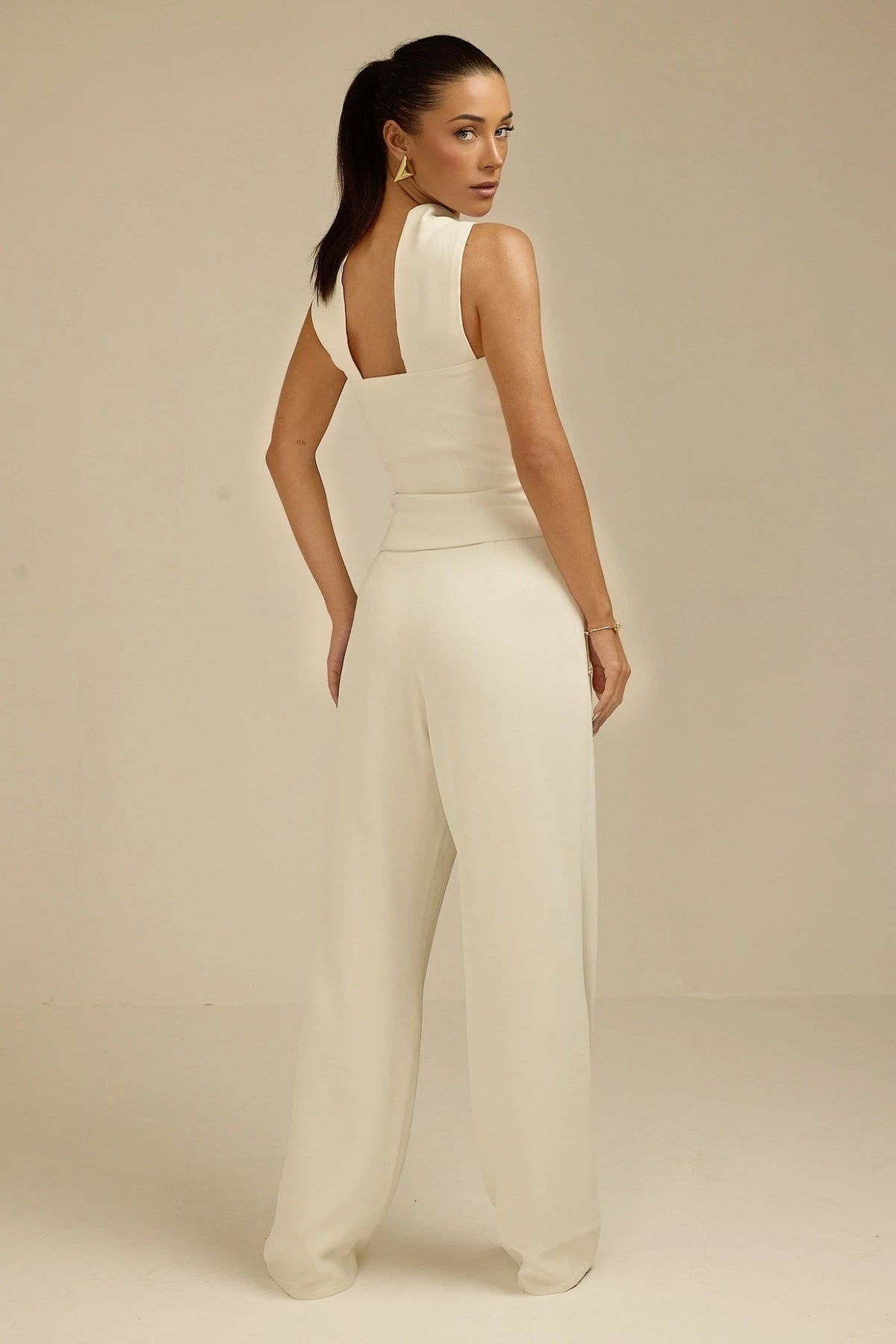 Aurora Charm - Wide Neckband Sleeveless Top Fabslay