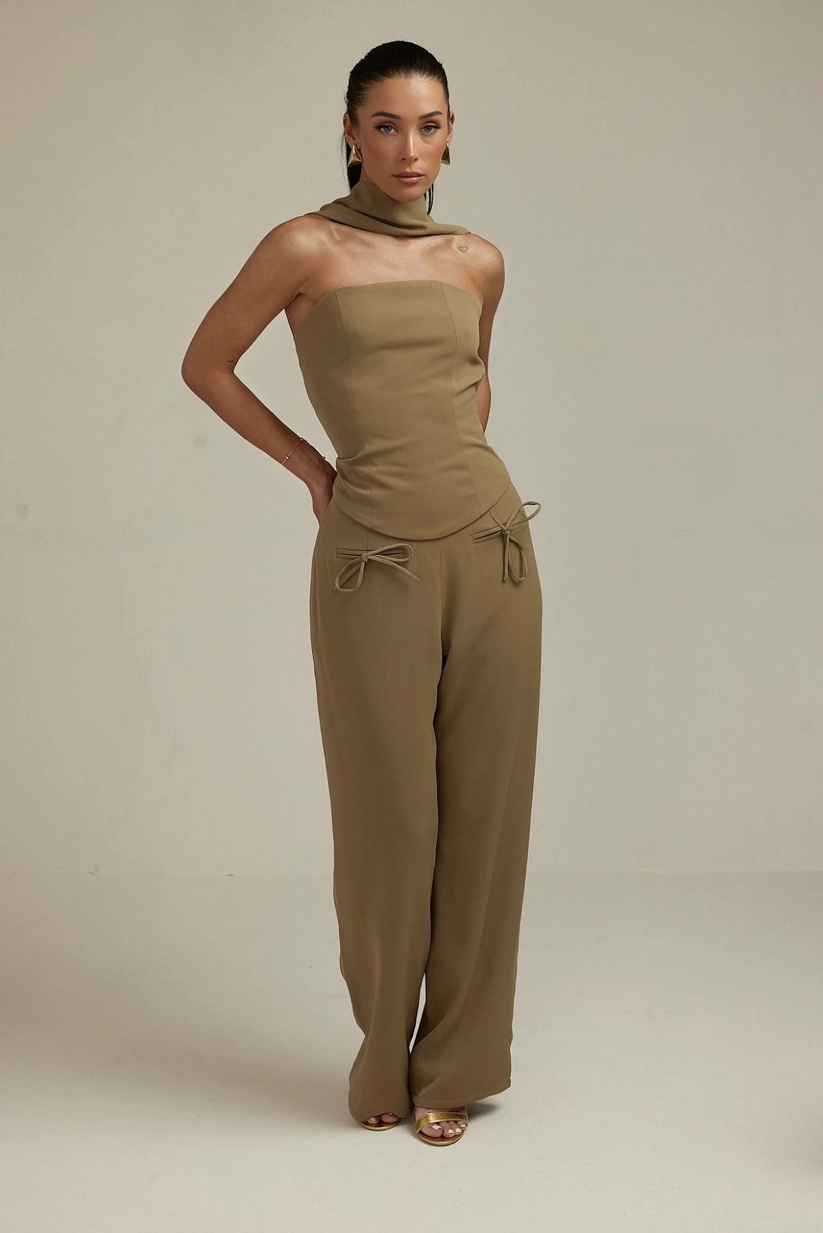 Aurora Charm - Wide Neckband Sleeveless Top Dark Olive Fabslay